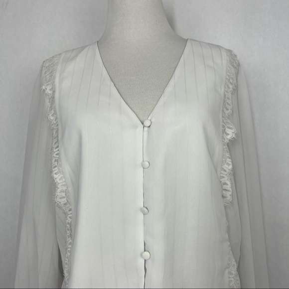 WAYF White Women’s V neck Sheer Lace Long Sleeve Front tie knot Size Medium - Picture 2 of 6